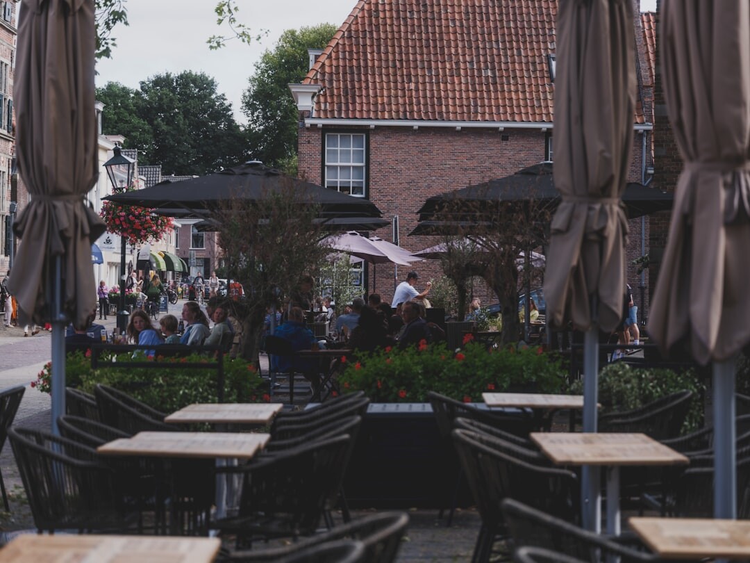 people watching in cafe