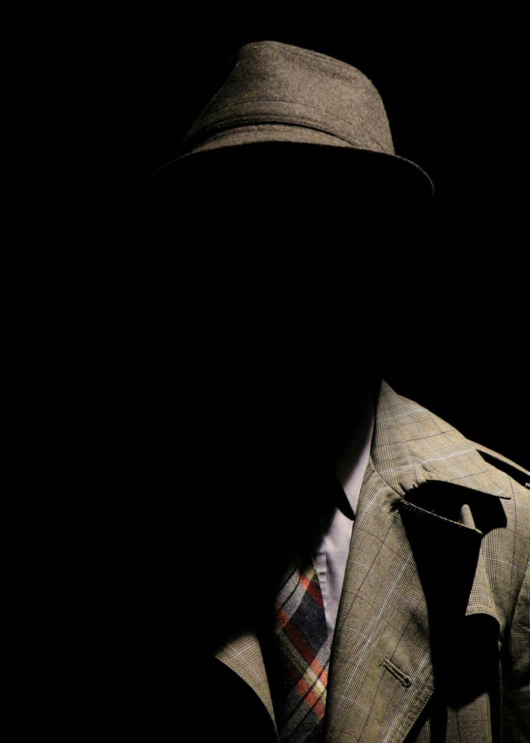 detective solving mystery